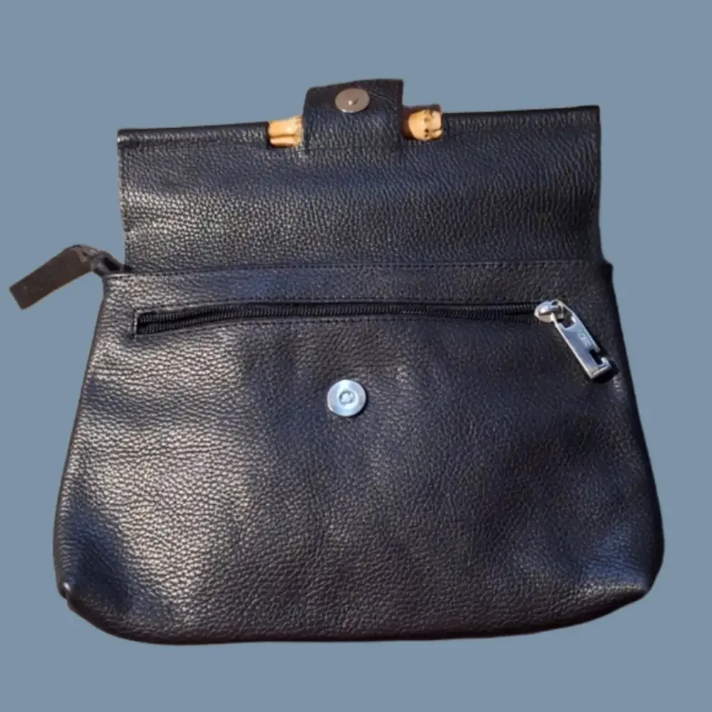 Italian leather Ceoni Piero purse.